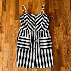 Color is Blur and White stripes